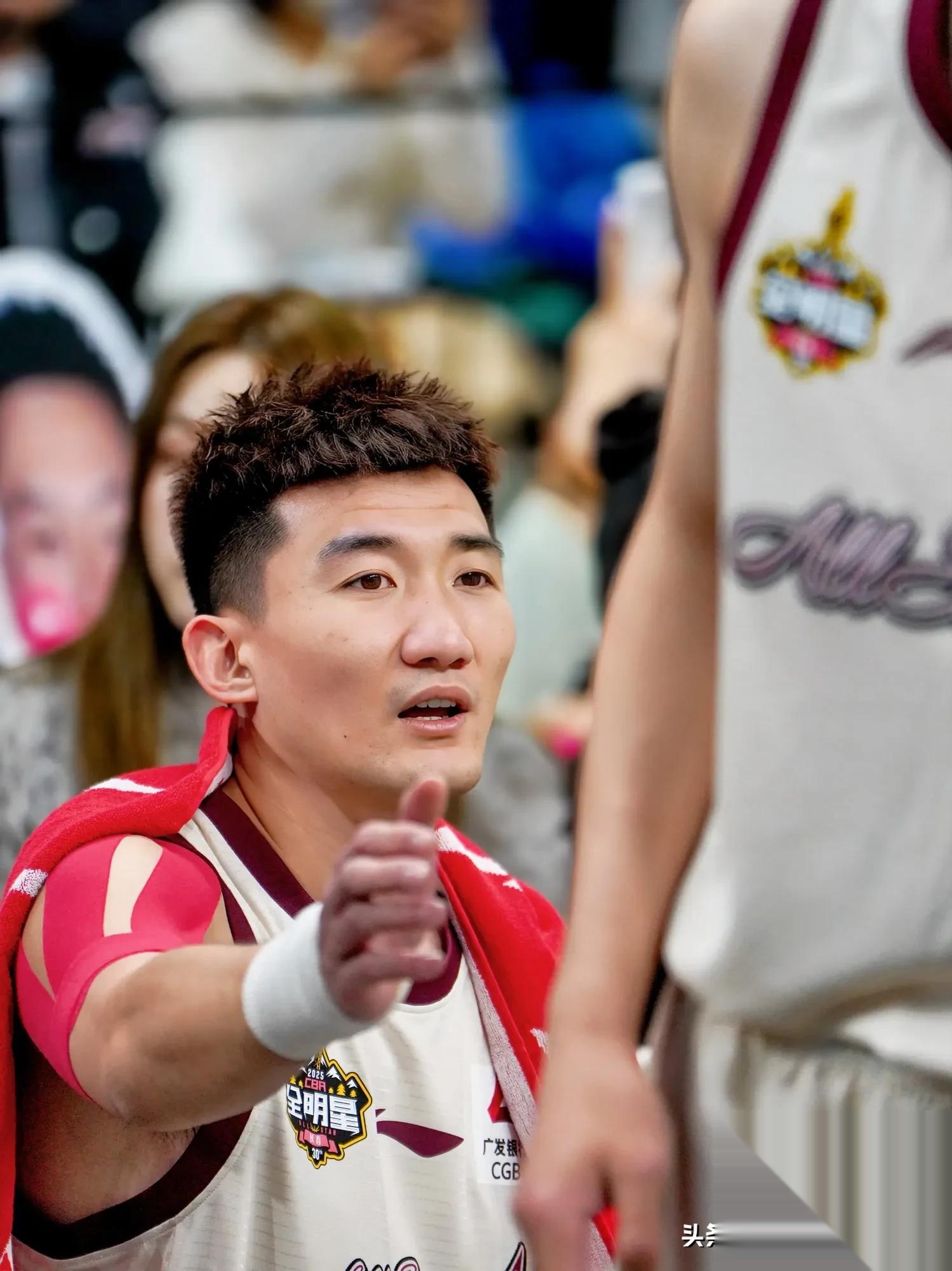 mk体育首页关于欧联赛程吃紧；广厦男篮清晨再遭质疑；底气十足；临场指挥获称赞的信息